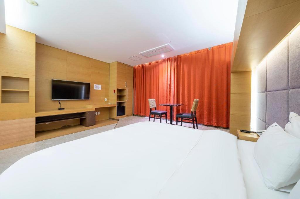 Business Design Hotel Luv Incheon Eksteriør billede