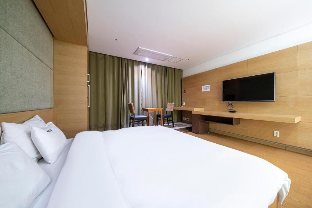 Business Design Hotel Luv Incheon Eksteriør billede