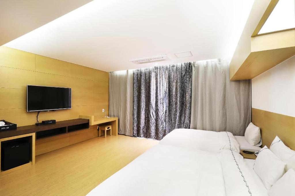 Business Design Hotel Luv Incheon Eksteriør billede