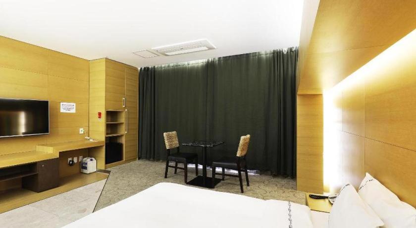 Business Design Hotel Luv Incheon Eksteriør billede
